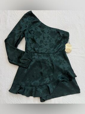 Alter’d State One Sleeve Romper Dress size Medium Green Jacquard Floral NWT